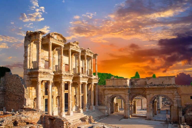 Kuşadası: Efes Atik Kenti ve Meryem Ana Özel Turu