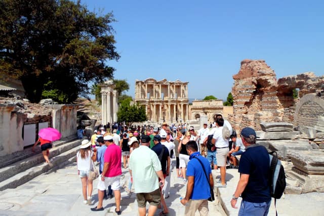 Kuşadası: Efes Atik Kenti ve Meryem Ana Özel Turu