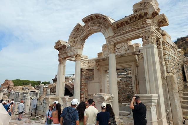 Kuşadası: Efes Atik Kenti ve Meryem Ana Özel Turu
