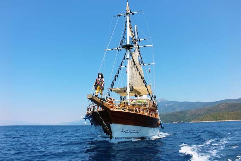 Kuşadası'ndan: Tam Günlük Tekne Turu
