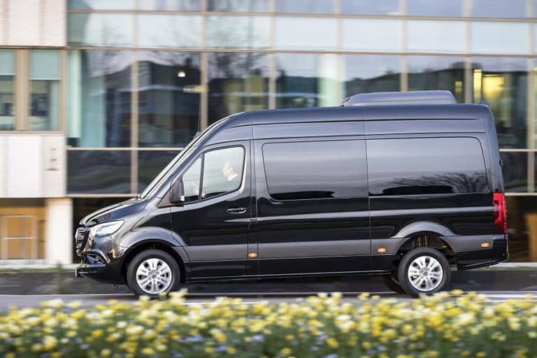 From Antalya Airport: One-way Private Transfer to Alanya