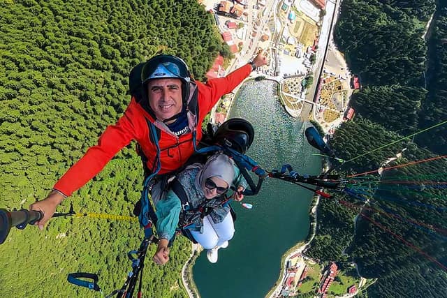 Uzungöl'de Yamaç Paraşütü Uçuşu
