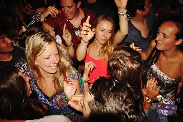 Explore Istanbul Night Life: Pub Crawl