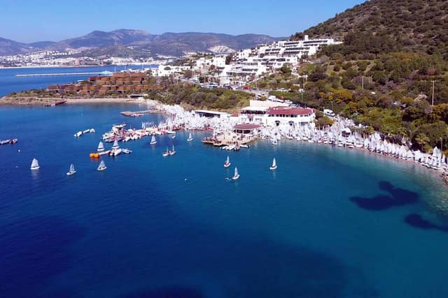 From İzmir Airport: One-way Private Transfer to Bodrum