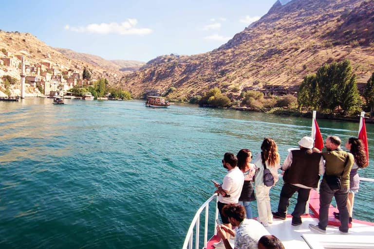 Şanlıurfa Çıkışlı Halfeti ve Gaziantep Özel Günübirlik Tur