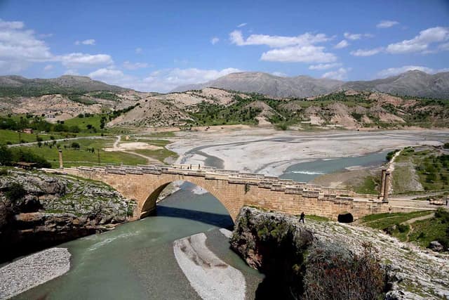 Gaziantep Çıkışlı Nemrut Dağı Özel Günübirlik Tur