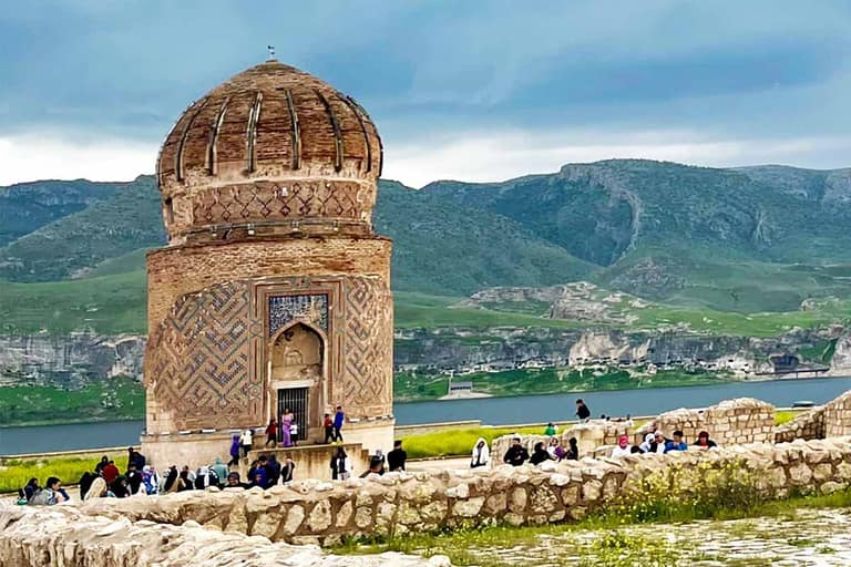 Mardin'den Başlar: Midyat ve Hasankeyf Günübirlik Özel Turu