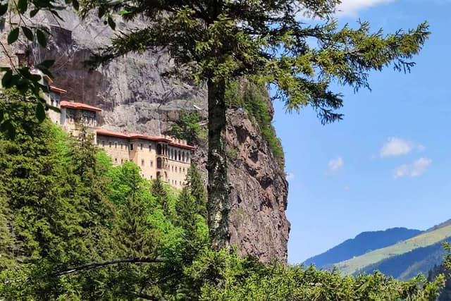 Rize: Sumela Monastery & Trabzon Private Day Tour